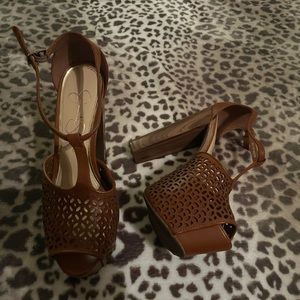 Jessica Simpson heels very comfortable